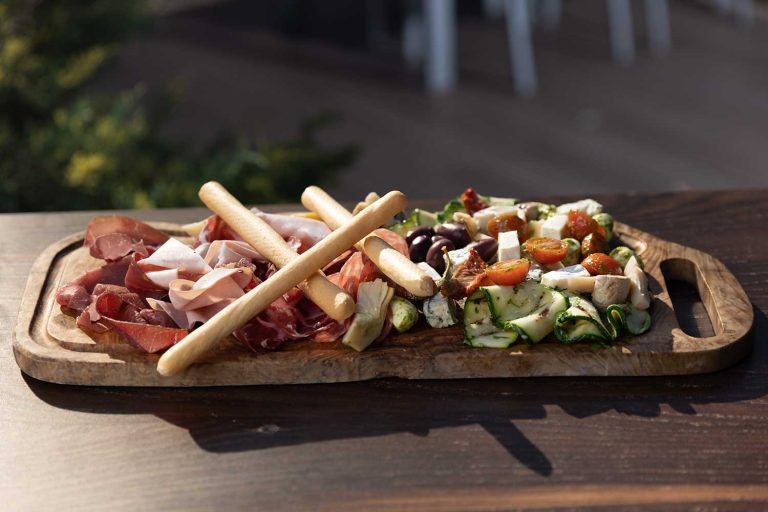 Antipasto board for 2 persons / Platou mediteranean pentru 2 persoane