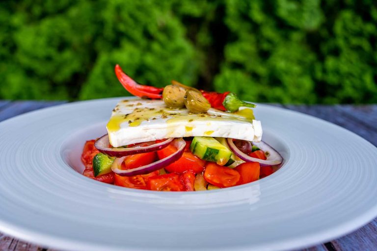 Greek Salad / Salată grecească