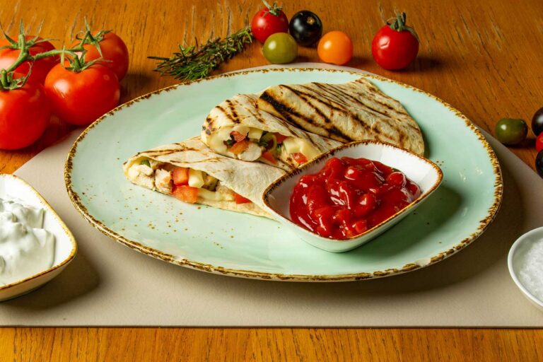 Chicken Quesadilla / Quesadilla de pui