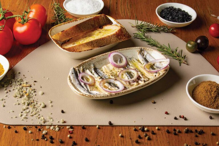 Greek-Style Marinated Anchovies / Anșoa marinată în stil grecesc