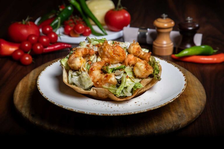 Caesar Salad with Shrimps / Chicken breast Salată Caesar cu creveți / piept de pui