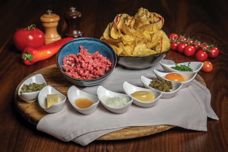 Beef Tartare / Tartar de vită