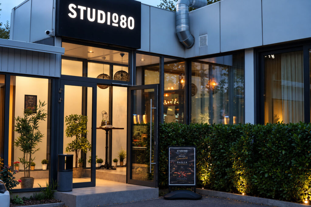 Restaurant Studio 80 – grădina de vară și terasa